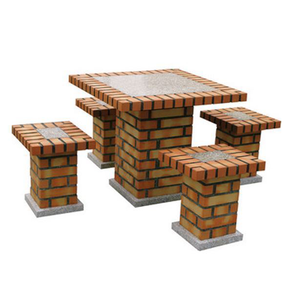Table de jardin et bancs en brique