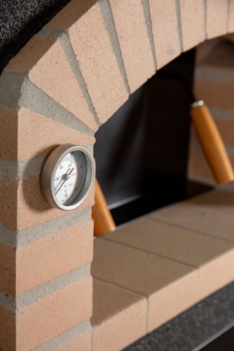 Détail du thermomètre et de l’arche du four à bois COLISEU 110