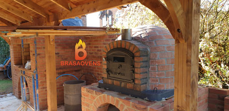 Four a pain a bois pour pain et pizza BrasaOvens